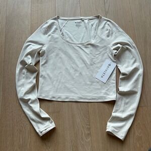 Athleta Transcend Top Women Size M Cream Bone Long Sleeve Crop Vitafree Yoga